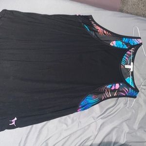 VS pink tank
